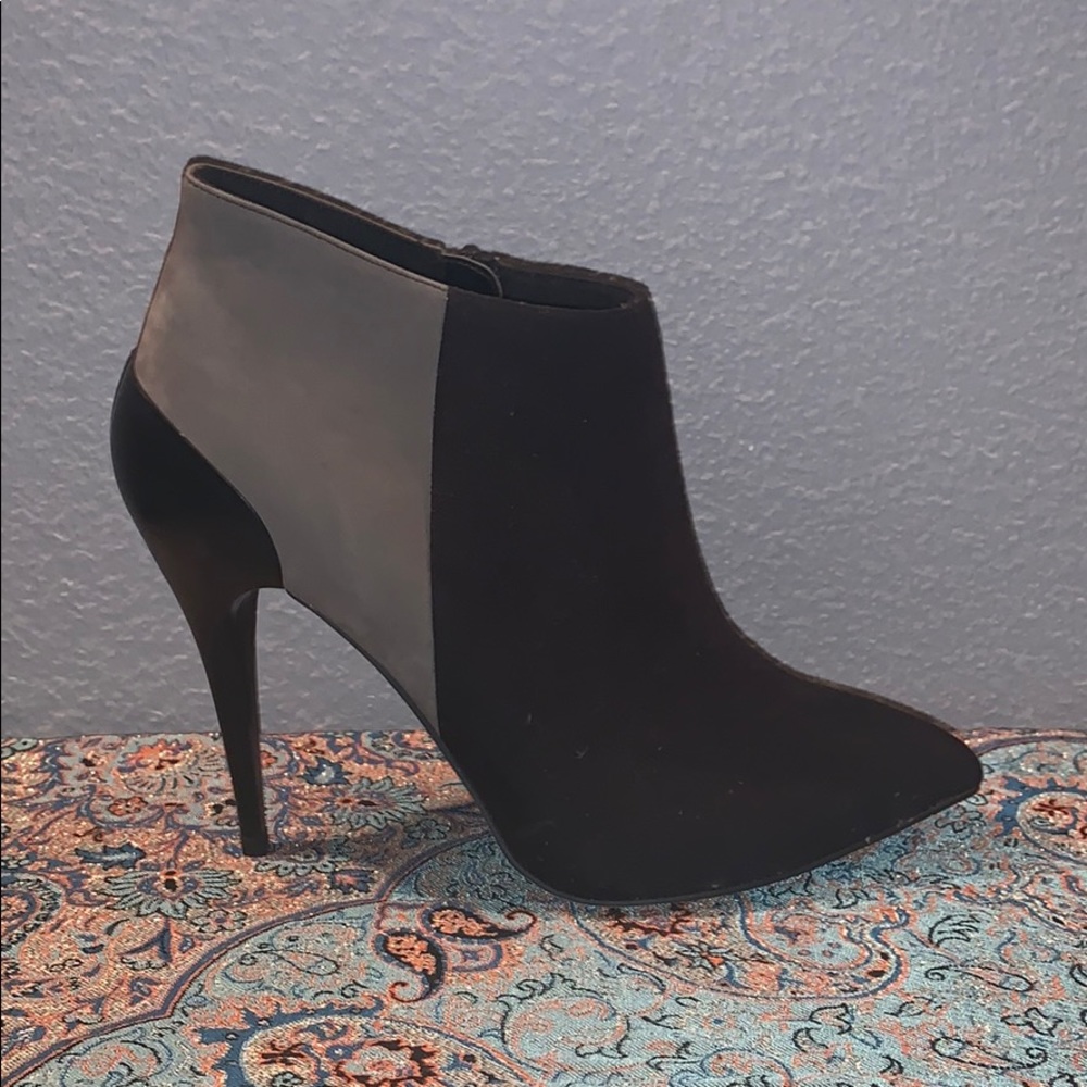 Aldo heeled gray and black booties stiletto. NWOB